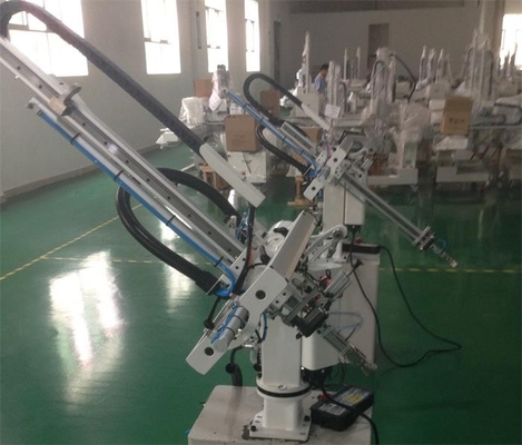 CE Certificate Small Swing Arm Robots for 50~180T Injection Moulding Machine